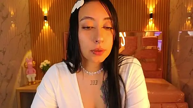 m eris s online show from October 15, 2025, 1:41 pm