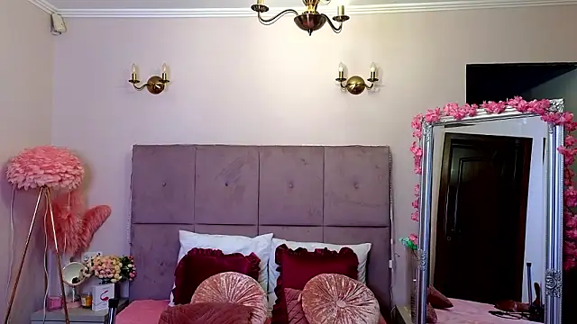 Nicole Bond online show from March 1, 2026, 4:12 am