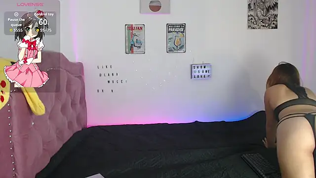 Laramucci online show from November 21, 2025, 8:08 pm