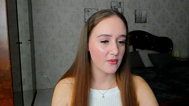 SabrinaCandi online show from November 13, 2025, 3:32 am