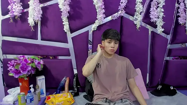 Snapshot of Bruno_Cruzz chatting on February 7, 2026, 2:19 am Bruno Cruzz online show from February 7, 2026, 2:19 am