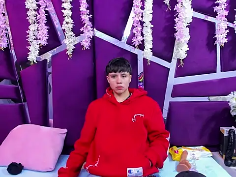 Snapshot of Bruno_Cruzz chatting on November 21, 2025, 2:21 am Bruno Cruzz online show from November 21, 2025, 2:21 am