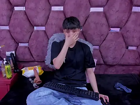 Snapshot of Bruno_Cruzz chatting on November 14, 2025, 2:48 am Bruno Cruzz online show from November 14, 2025, 2:48 am