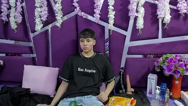 Snapshot of Bruno_Cruzz chatting on February 18, 2026, 2:42 am Bruno Cruzz online show from February 18, 2026, 2:42 am