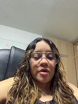 Sky Junne online show from April 5, 2026, 5:52 pm