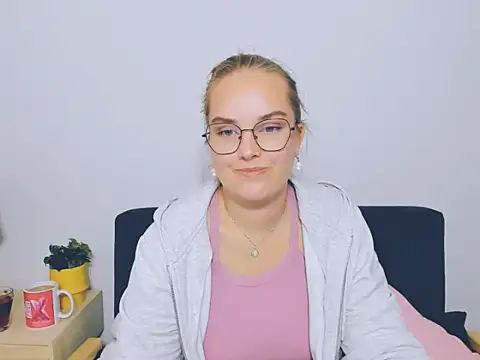 AliceCrazy69 online show from October 2, 2025, 8:12 pm