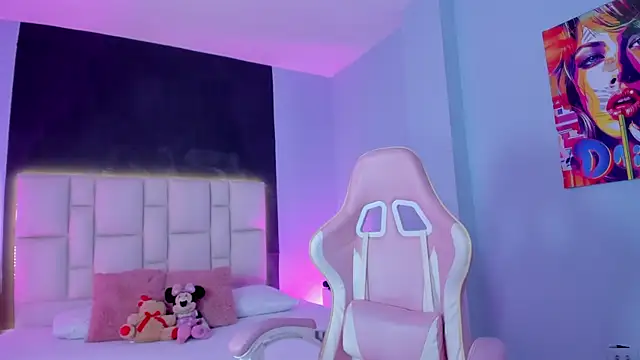 SammyRose  online show from October 21, 2025, 7:35 pm