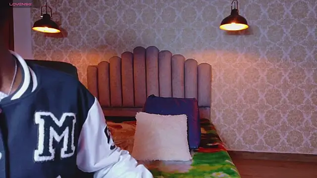 Snapshot of katia_green1 chatting on November 18, 2025, 12:19 pm katia green1 online show from November 18, 2025, 12:19 pm