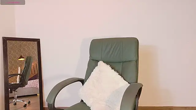 Snapshot of katia_green1 chatting on January 13, 2026, 8:02 pm katia green1 online show from January 13, 2026, 8:02 pm