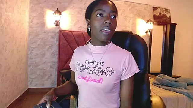 Snapshot of katia_green1 chatting on September 19, 2025, 2:43 pm katia green1 online show from September 19, 2025, 2:43 pm