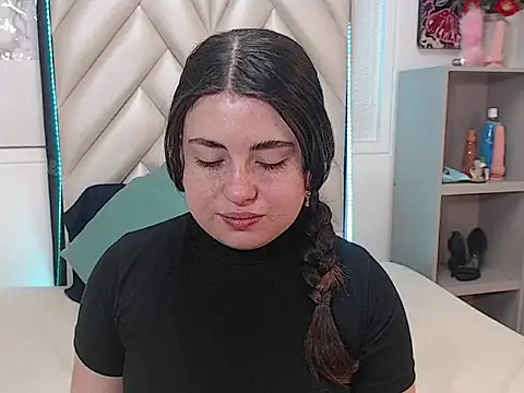 Vicluxxx online show from October 29, 2025, 12:37 pm