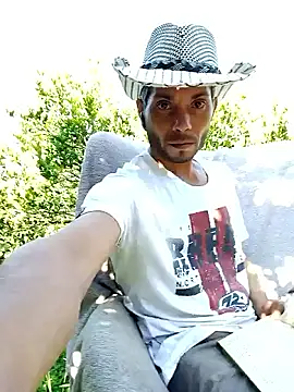 Snapshot of AlphaAlterX chatting on September 9, 2025, 1:20 pm AlphaAlterX online show from September 9, 2025, 1:20 pm