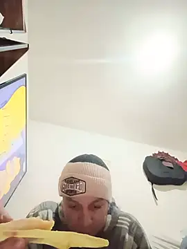 HotRolo online show from July 14, 2026, 3:33 am