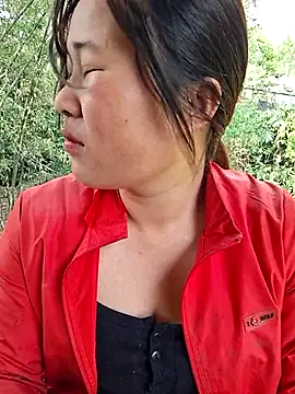 ALIENHR38 online show from April 11, 2026, 1:13 am