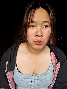 ALIENHR38 online show from April 3, 2026, 1:01 am