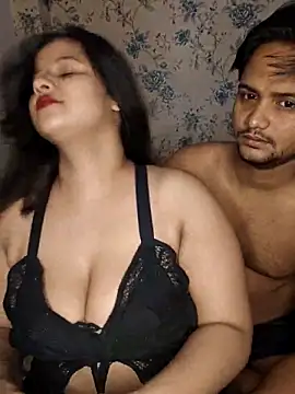 priyaverma00 online show from May 19, 2026, 1:32 am