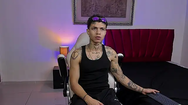 Snapshot of john_mystic chatting on February 3, 2026, 6:40 am john mystic online show from February 3, 2026, 6:40 am