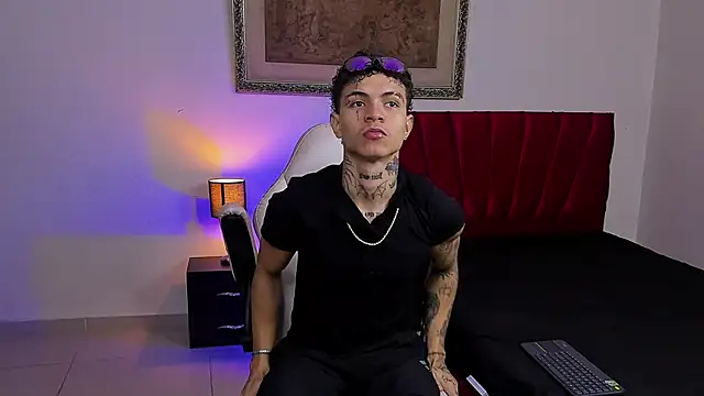 Snapshot of john_mystic chatting on February 6, 2026, 1:45 am john mystic online show from February 6, 2026, 1:45 am