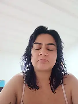 LylaVixxen online show from May 3, 2026, 6:29 am