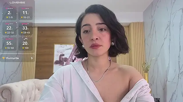 Snapshot of sara_lopez_s chatting on April 29, 2026, 1:59 pm sara lopez s online show from April 29, 2026, 1:59 pm