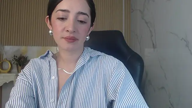 Snapshot of sara_lopez_s chatting on May 8, 2026, 1:59 pm sara lopez s online show from May 8, 2026, 1:59 pm
