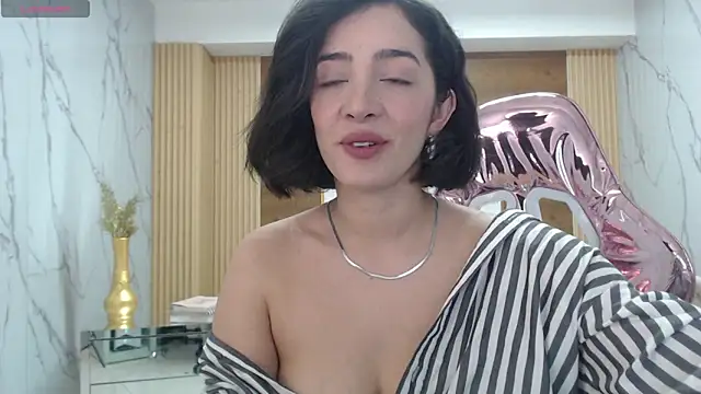 Snapshot of sara_lopez_s chatting on March 16, 2026, 1:37 pm sara lopez s online show from March 16, 2026, 1:37 pm
