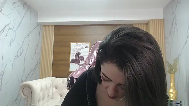 Snapshot of sara_lopez_s chatting on March 31, 2026, 1:35 pm sara lopez s online show from March 31, 2026, 1:35 pm