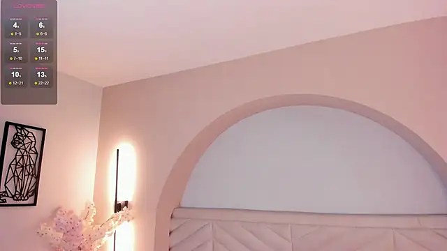 Snapshot of Mila_Hank_ chatting on April 15, 2026, 12:21 pm Mila Hank online show from April 15, 2026, 12:21 pm