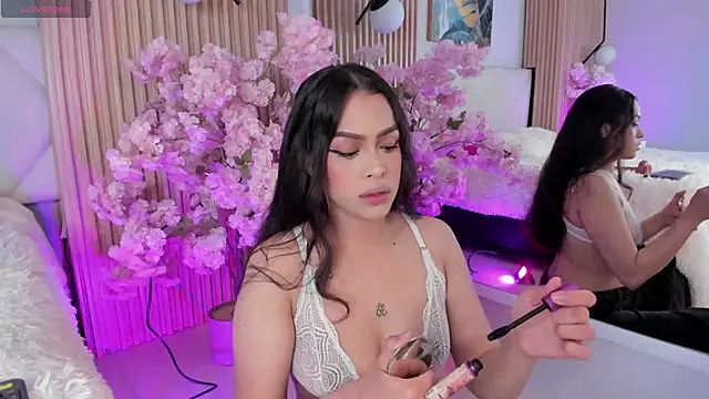 Snapshot of Mila_Hank_ chatting on April 1, 2026, 12:17 pm Mila Hank online show from April 1, 2026, 12:17 pm