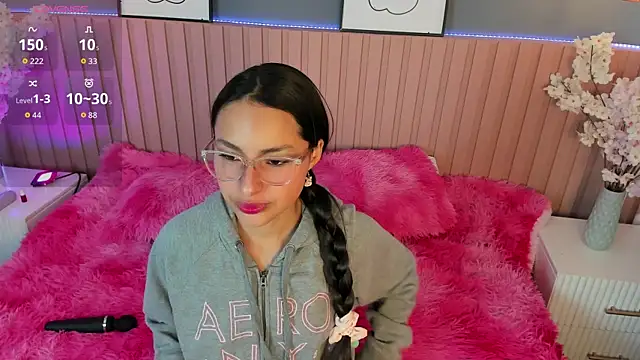 Annie  2 online show from September 20, 2025, 12:21 pm