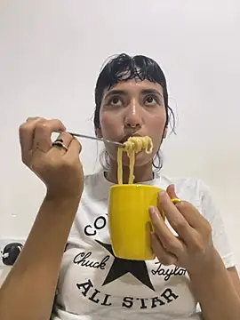 Amberdecolombia online show from February 23, 2026, 4:25 am