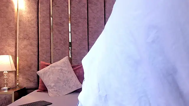 NikoStone  online show from March 27, 2026, 4:32 am