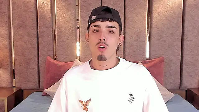 NikoStone  online show from April 2, 2026, 3:02 am