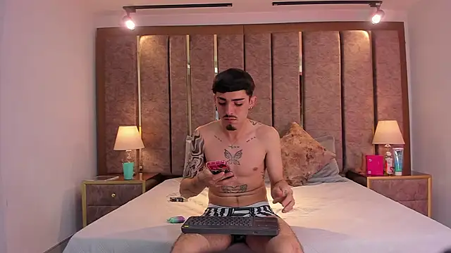 NikoStone  online show from March 1, 2026, 5:07 am