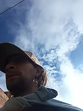 hairy mannn online show from December 1, 2025, 1:01 pm