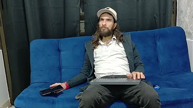 Snapshot of hairy_mannn chatting on September 23, 2025, 12:50 am hairy mannn online show from September 23, 2025, 12:50 am