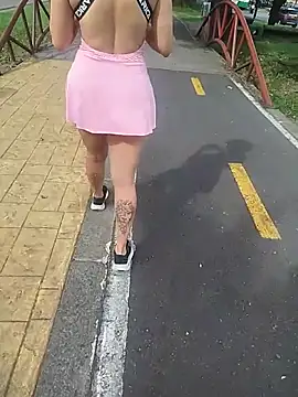 roxyrougee online show from October 29, 2025, 7:46 pm