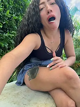 roxyrougee online show from July 24, 2026, 3:19 pm