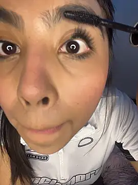 DianeSuns  online show from April 16, 2026, 4:35 am