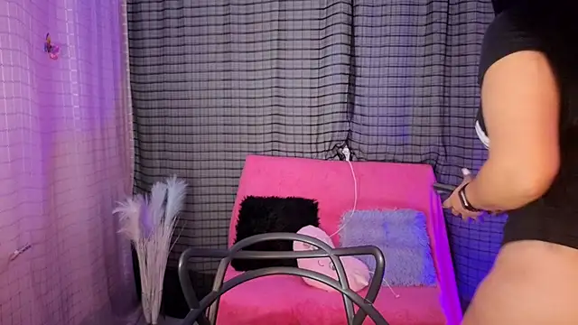 Kayleemorales online show from January 12, 2026, 5:42 pm