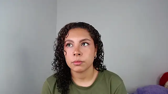 Snapshot of ViolettaMiller_ chatting on February 9, 2026, 1:31 pm ViolettaMiller online show from February 9, 2026, 1:31 pm