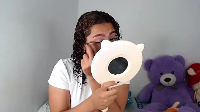 Snapshot of ViolettaMiller_ chatting on February 11, 2026, 1:11 pm ViolettaMiller online show from February 11, 2026, 1:11 pm