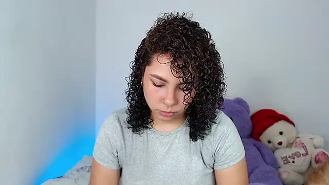 Snapshot of ViolettaMiller_ chatting on February 2, 2026, 1:10 pm ViolettaMiller online show from February 2, 2026, 1:10 pm