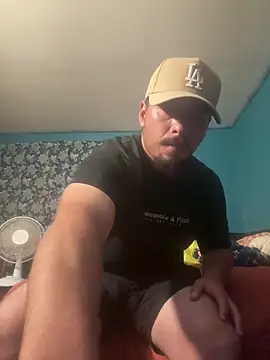 Snapshot of AlexR9700 chatting on October 6, 2025, 8:04 am AlexR9700 online show from October 6, 2025, 8:04 am