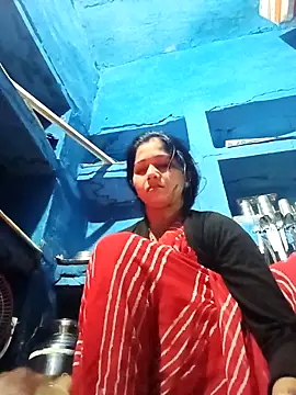 Jooli xx online show from February 20, 2026, 1:24 am