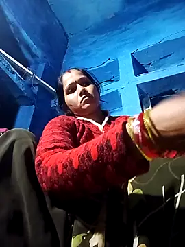 Jooli xx online show from December 3, 2025, 12:15 pm