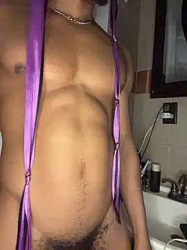 TRILLAHUNG online show from December 3, 2025, 4:57 am