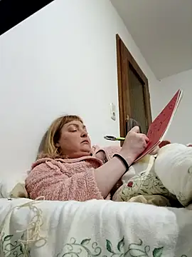 LiluLiluLilu online show from March 4, 2026, 6:15 pm