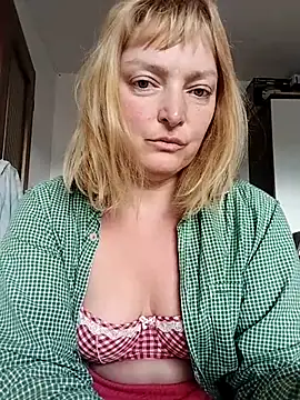 LiluLiluLilu online show from September 22, 2025, 6:30 am