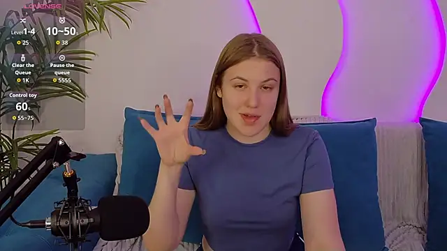 MelanieHenders online show from September 25, 2025, 10:32 am